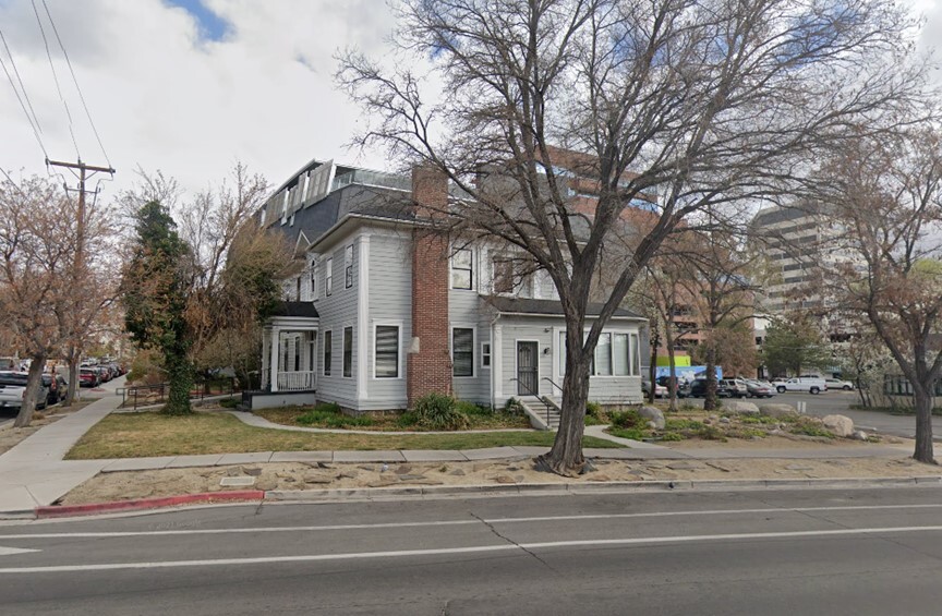 The Howell House from California Avenue
