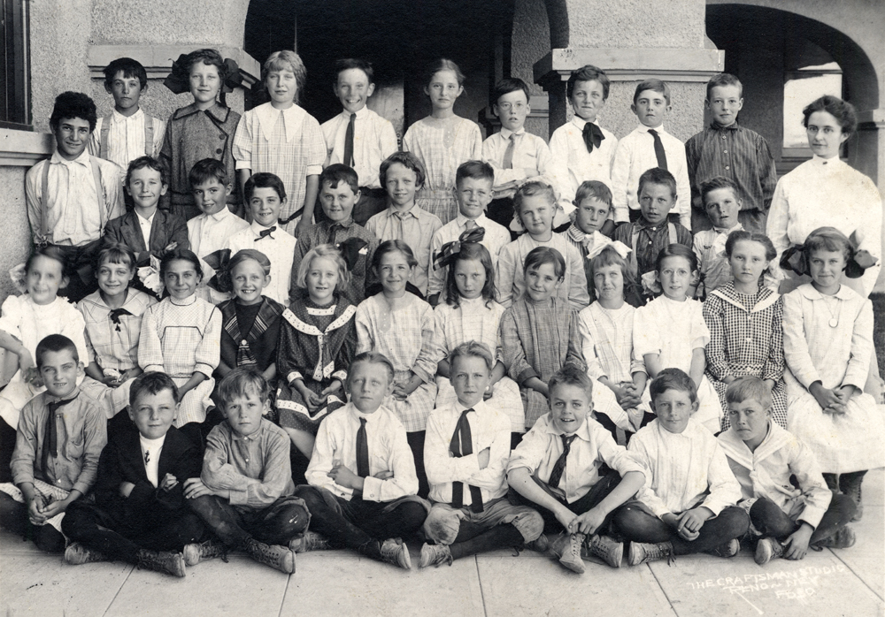 6th and 7th graders, ca. 1916