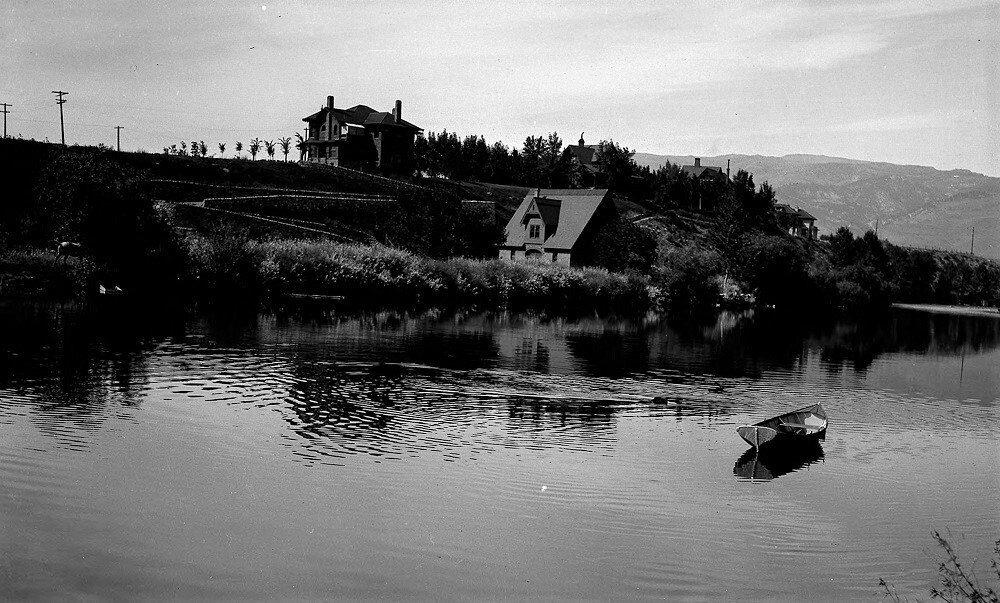 Grimmon House and Carriage House
