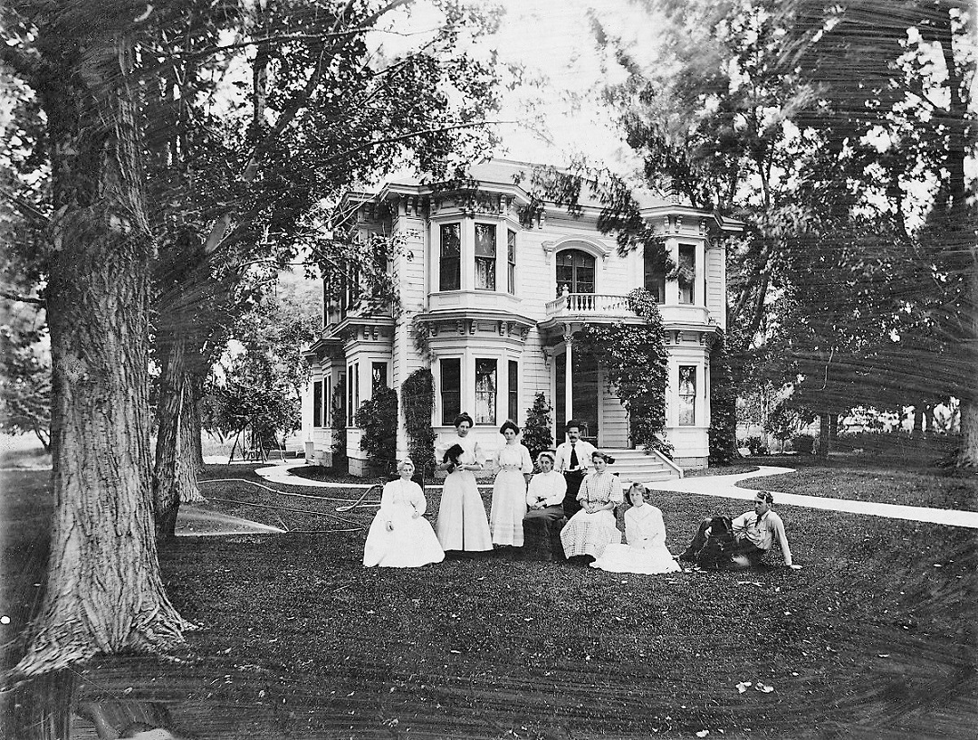 Newton family photo, ca. 1909