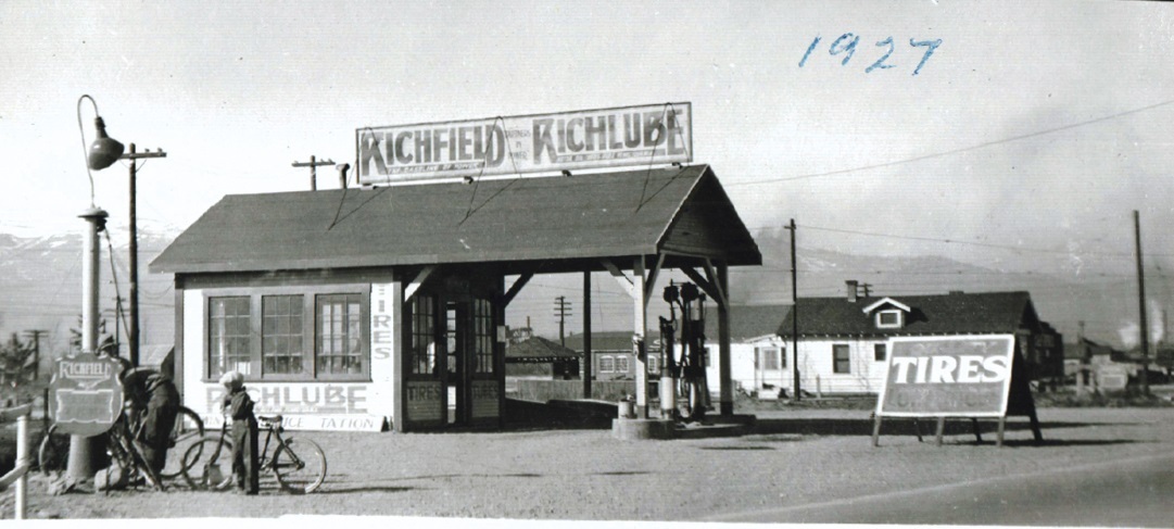 Twin City Service Station