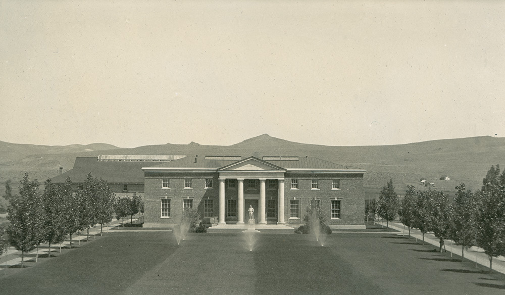 Mackay statue on the Quad