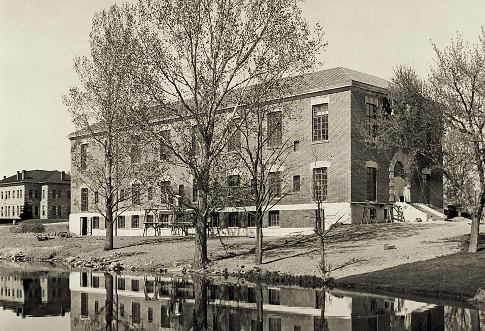 Under construction, 1927