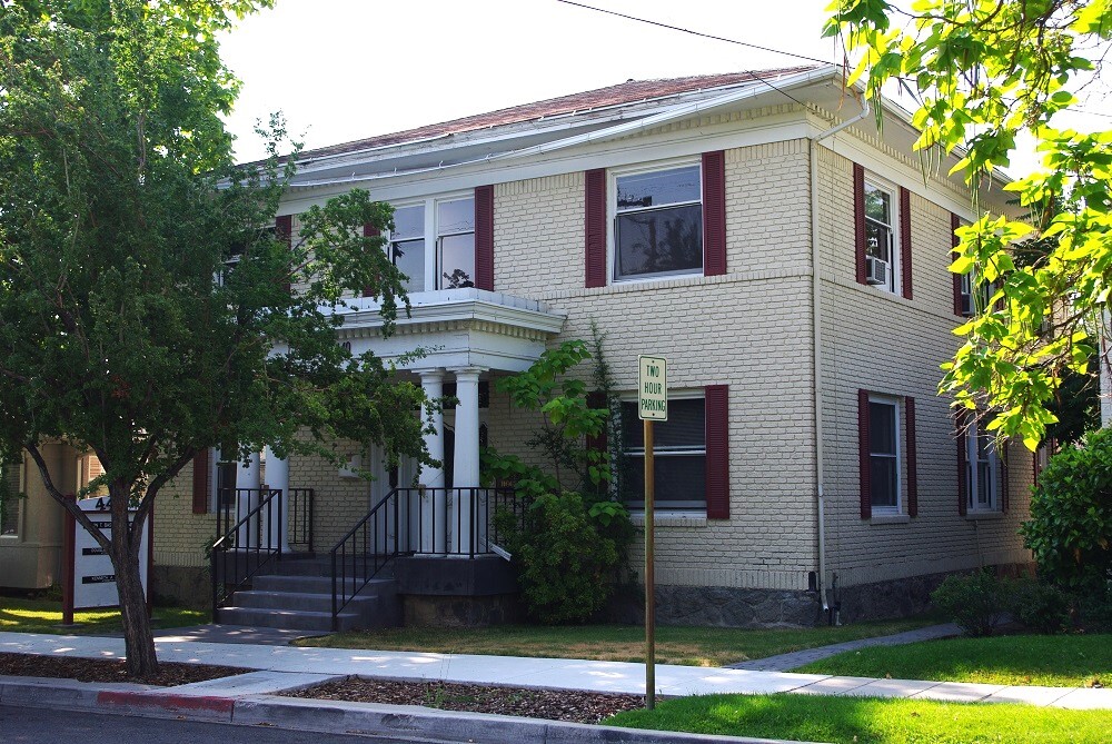Holesworth Apartments, 2008