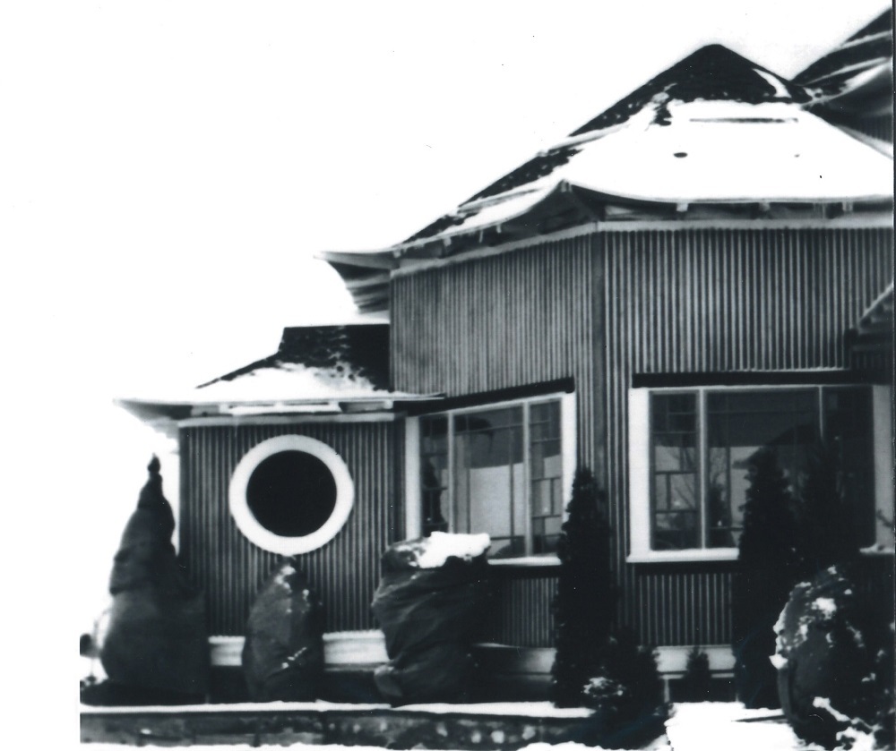 Hart-Keresey House close-up, exterior