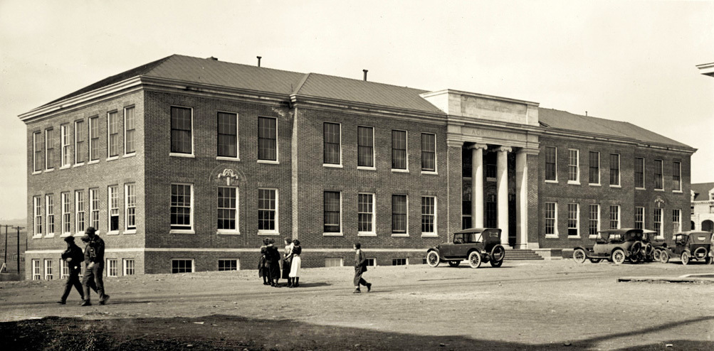 AGRICVLTVRE building