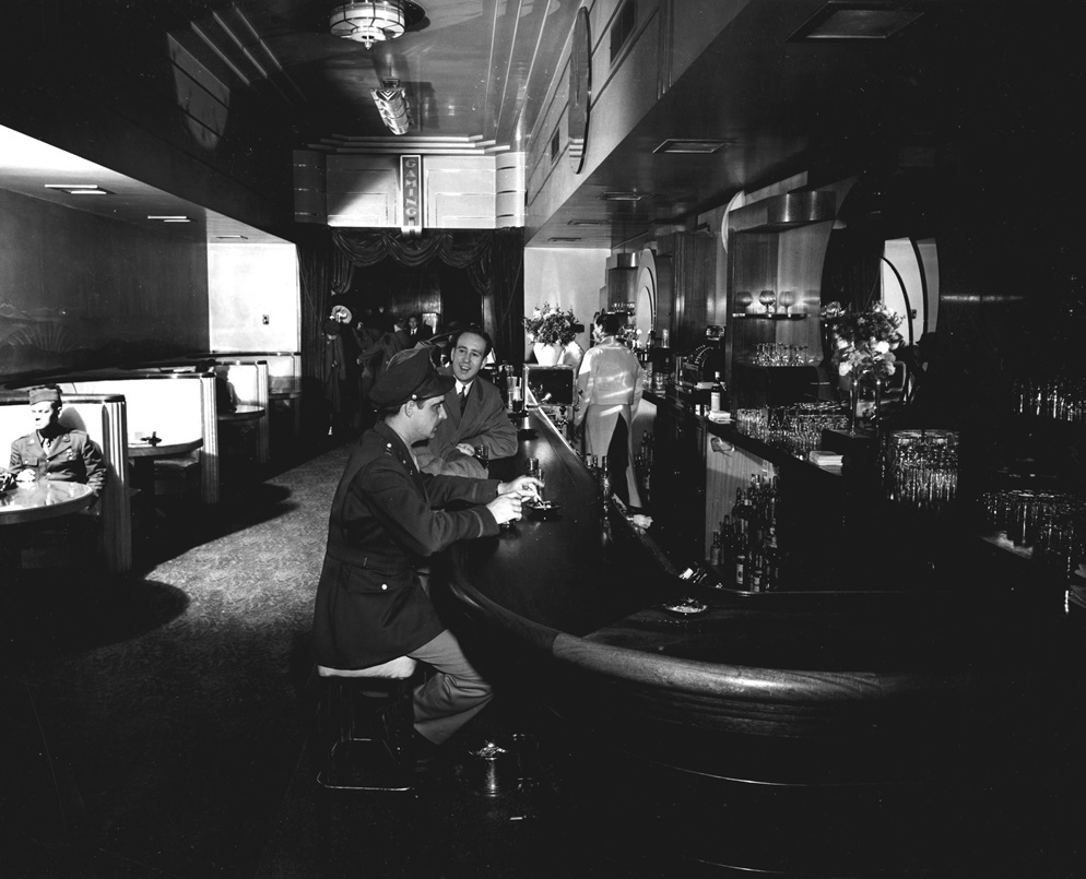 El Cortez bar