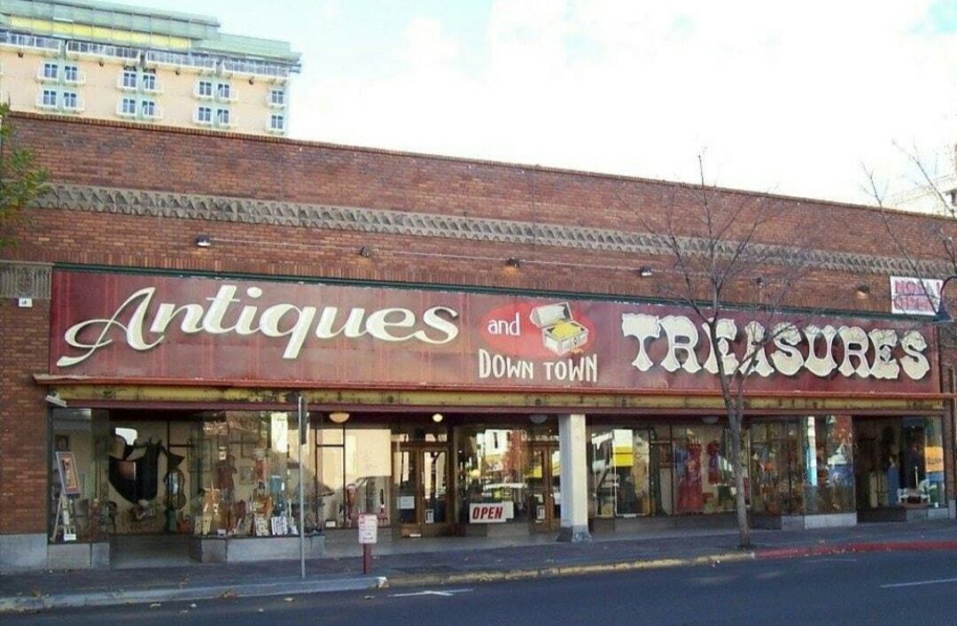 Antiques & Treasures
